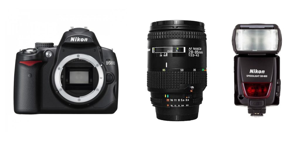 อุปกรณ์ที่ใช้ในการถ่ายภาพ ประกอบด้วยกล้อง Nikon D5000 อายุกว่า 10 ปี เลนส์ซูม Nikkor 28-85 mm f/ 3.5-4.5 อายุราวสามทศวรรษ และแฟลช Nikon SB-800 อายุราวสิบห้าปี